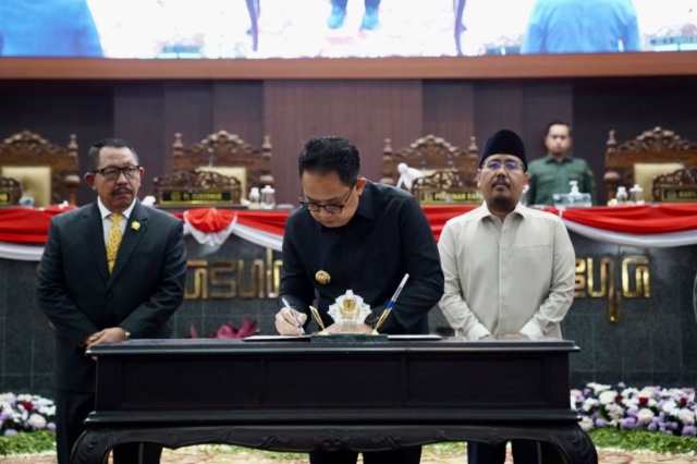 Sembilan Fraksi DPRD Menerima dan Setujui LKPj Gubernur Jatim TA 2023